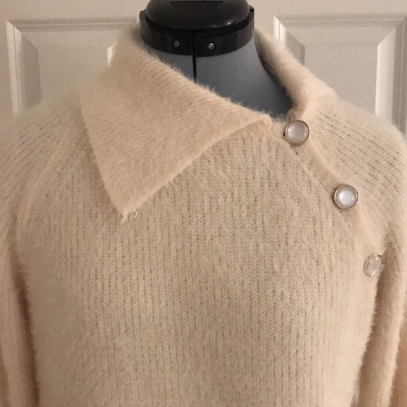 Soft Cozy Bellezza Republic Ivory Cream Sweater Size S… - Picture 2 of 16